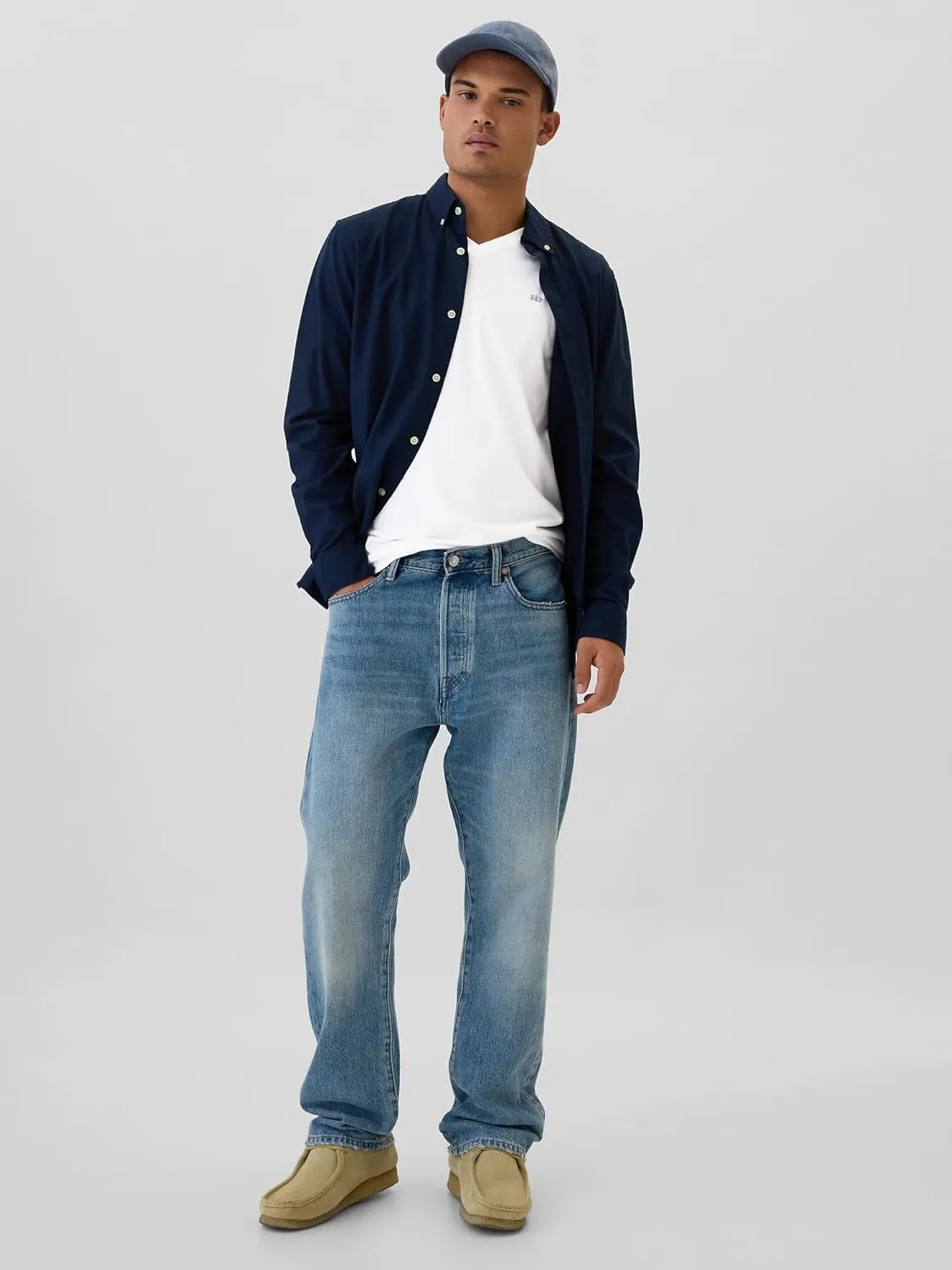 GAP Men's Everyday Soft Logo V-Neck T-Shirt