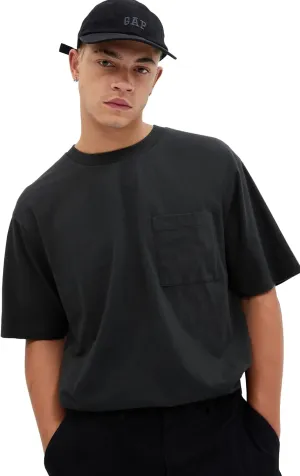 GAP Men's Everyday Soft Relaxed Pocket T-Shirt