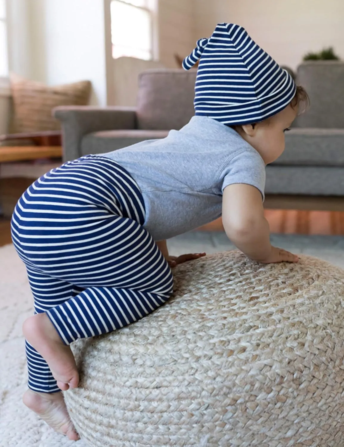 Moon and Back Hanna Andersson Baby Girls' Organic Cotton Bodysuit, Pant and Cap Gift Set